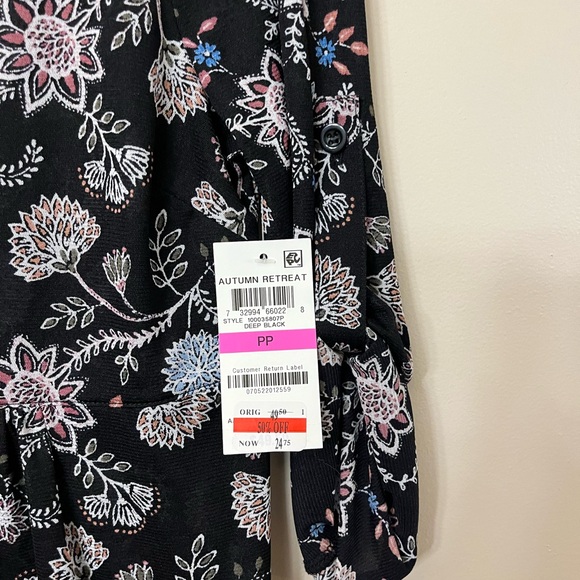 NWT Petite blouse - Picture 3 of 4
